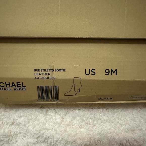 New Michael Kors Women's Rue Leather Ankle Bootie Black Size 9 - Picture 3 of 9